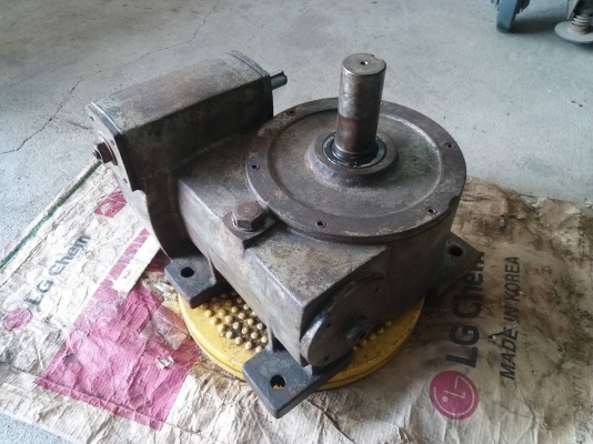 เกียร์ทดรอบ อัตราทด 1,000:1 งานดี ใช้งานได้ดีปกติ ราคา 3500 บาท+ ค่าส่งนิ่ม 350 บาทค่ะ