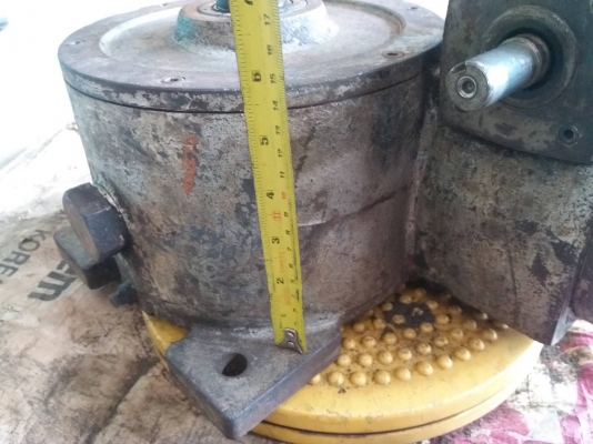 เกียร์ทดรอบ อัตราทด 1,000:1 งานดี ใช้งานได้ดีปกติ ราคา 3500 บาท+ ค่าส่งนิ่ม 350 บาทค่ะ