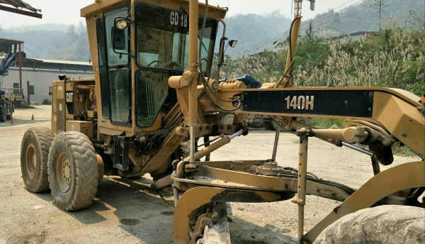 ขายรถเกรดCAT140H 5600ชม.140Gเอกสารเล่มทะเบียนมี2คันราคา 2,700,000