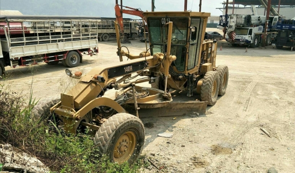 ขายรถเกรดCAT140H 5600ชม.140Gเอกสารเล่มทะเบียนมี2คันราคา 2,700,000