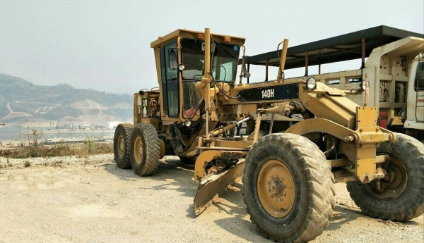 ขายรถเกรดCAT140H 5600ชม.140Gเอกสารเล่มทะเบียนมี2คันราคา 2,700,000