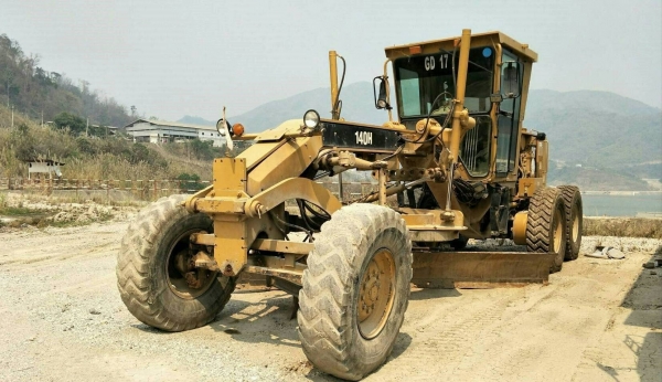 ขายรถเกรดCAT140H 5600ชม.140Gเอกสารเล่มทะเบียนมี2คันราคา 2,700,000