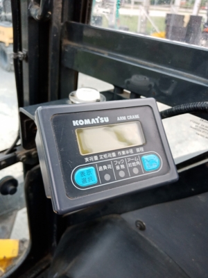 ราคาพิเศษ KOMATSU PC 30MR-2 นำเข้าจากญี่ปุ่นโดยตรง ชั่วโมงทำงานน้อย พร้อมตู้เก๋งสวยๆ โทร.090-986-2521 อ๊อบ