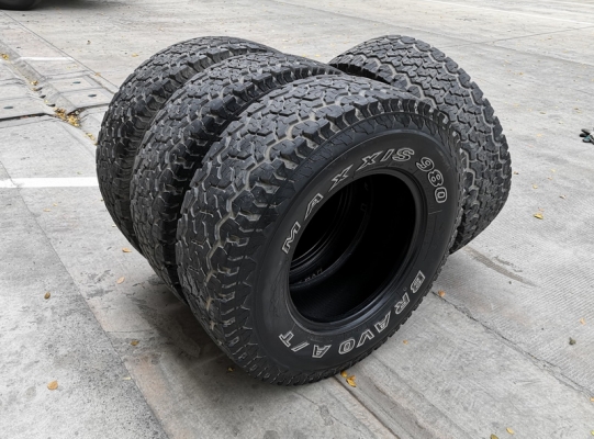 Maxxis 980 AT 265/75/16 ลายแก้มเหมือนBF ดอกเหลือๆ แก้มสวย สภาพดี 4เส้น Maxxis 980 AT 265/75/16 ลายแก้มเหมือนBF ดอกเหลือๆ แก้มสวย สภาพดี 4เส้น