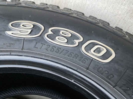 Maxxis 980 AT 265/75/16 ลายแก้มเหมือนBF ดอกเหลือๆ แก้มสวย สภาพดี 4เส้น Maxxis 980 AT 265/75/16 ลายแก้มเหมือนBF ดอกเหลือๆ แก้มสวย สภาพดี 4เส้น