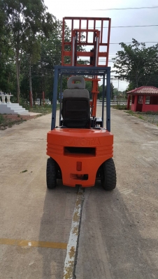 โฟคลิฟท์ โตโยต้า รุ่น 5 ขนาด 2.5 ตัน ราคา 250,000 ติดต่อคุณเชษ 0648792351