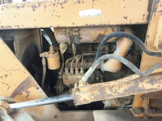 ขายแทรคเตอร์ KOMATSU D20P-5 สไลใบมีดได้6ทิศทางราคา 210,000