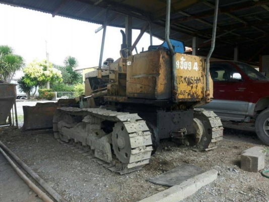ขายแทรคเตอร์ KOMATSU D20P-5 สไลใบมีดได้6ทิศทางราคา 210,000