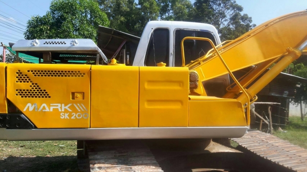 ขายรถแบคโฮKobelco 200พร้อมเทรลเลอร์