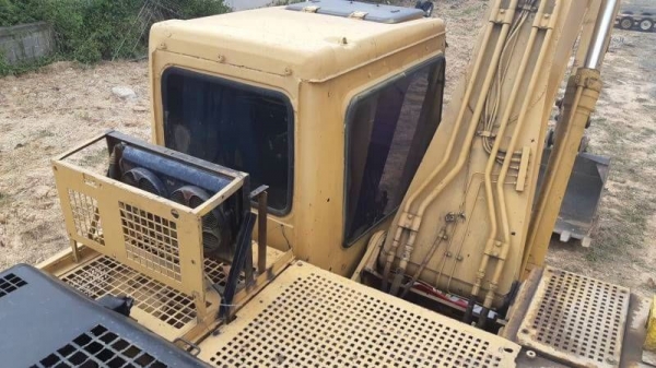 ขาย 490,000 CAT 320 V1  ไฟฟ้าตัด เครื่องดี ปั้มแรง เอวแน่น ช่วงล่างแน่น แอร์หนาว รถพร้อมใช้งาน เอกสารซื้อขาย รถอยู่ สุรินทร์ 090-772-3710 090-772-3708