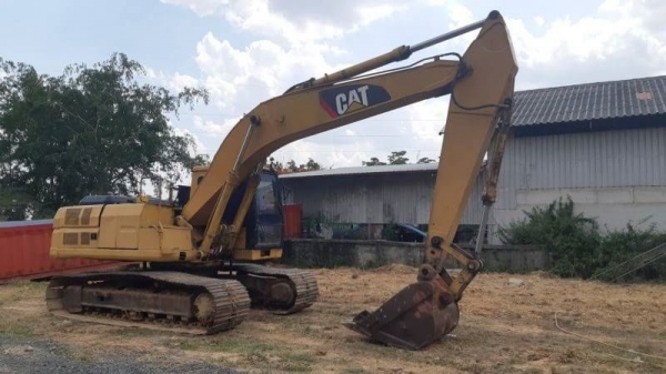ขาย 490,000 CAT 320 V1  ไฟฟ้าตัด เครื่องดี ปั้มแรง เอวแน่น ช่วงล่างแน่น แอร์หนาว รถพร้อมใช้งาน เอกสารซื้อขาย รถอยู่ สุรินทร์ 090-772-3710 090-772-3708