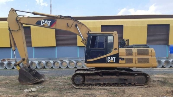 ขาย 490,000 CAT 320 V1  ไฟฟ้าตัด เครื่องดี ปั้มแรง เอวแน่น ช่วงล่างแน่น แอร์หนาว รถพร้อมใช้งาน เอกสารซื้อขาย รถอยู่ สุรินทร์ 090-772-3710 090-772-3708