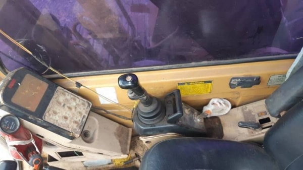 ขาย 490,000 CAT 320 V1  ไฟฟ้าตัด เครื่องดี ปั้มแรง เอวแน่น ช่วงล่างแน่น แอร์หนาว รถพร้อมใช้งาน เอกสารซื้อขาย รถอยู่ สุรินทร์ 090-772-3710 090-772-3708