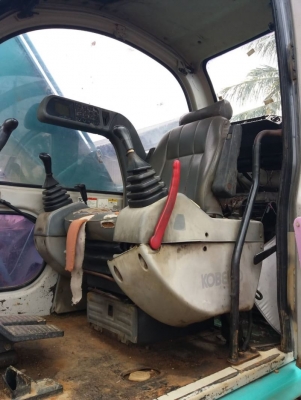 ขาย 490,000 KOBELCO sk 200-5ไฟฟ้าครบ เครื่องดี ปั้มแรง เอวแน่น ช่วงล่างแน่น รถพร้อมใช้งาน เอกสารซื้อขาย รถอยู่ สุรินทร์ 090-772-3710 090-772-3708