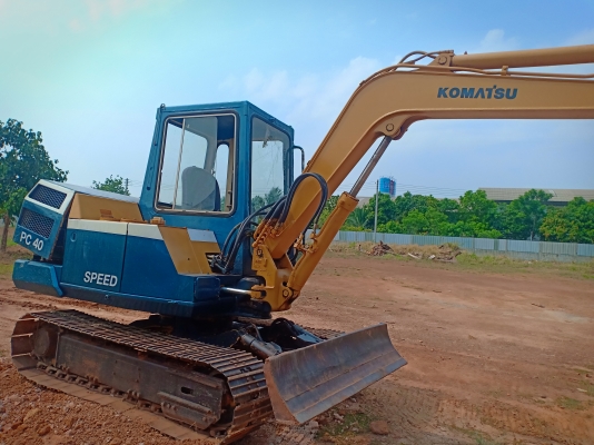 ขายรถแม็คโครPC40ชั่วโมงทำงานได้เครื่องดีปั้มแรงขาย220,000รถอยู่สกลนคร0895770265,0982356825