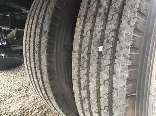 ขาย 6 ล้อ ISUZU FRR 210 พร้อมชุดจดทะเบียน สภาพป้ายแดง รถมือสอง ไมล์แท้ 500 กว่าโล กระบะยาว 6.40 เมตร