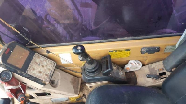 ขาย 490,000 CAT 320 V1  ไฟฟ้าตัด เครื่องดี ปั้มแรง เอวแน่น ช่วงล่างแน่น แอร์หนาว รถพร้อมใช้งาน เอกสารซื้อขาย รถอยู่ สุรินทร์ 064-191-1112