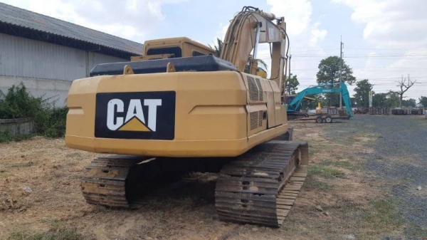 ขาย 490,000 CAT 320 V1  ไฟฟ้าตัด เครื่องดี ปั้มแรง เอวแน่น ช่วงล่างแน่น แอร์หนาว รถพร้อมใช้งาน เอกสารซื้อขาย รถอยู่ สุรินทร์ 064-191-1112