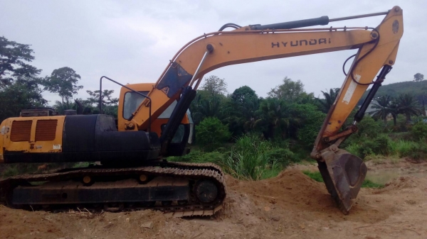ขายแบคโฮHYUNDAI 210-3 รถทำงานได้ปกติ เอกสารซื้อขายราคา 380,000