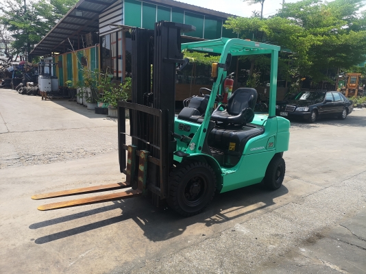 รถยกมิตซูบิชิรุ่นล่าสุด น้ำหนักยก 2.5 ตัน เสาสูง 4.50 เมตรเข้าตู้ เครื่องดีเซล เกียร์ออโต้ *****รถนอกนำเข้า ****