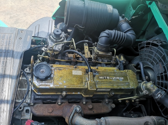 รถยกมิตซูบิชิรุ่นล่าสุด น้ำหนักยก 2.5 ตัน เสาสูง 4.50 เมตรเข้าตู้ เครื่องดีเซล เกียร์ออโต้ *****รถนอกนำเข้า ****