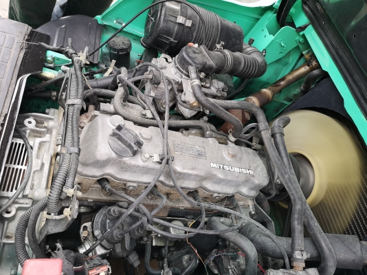 รถยกมิตซูบิชิรุ่นล่าสุด น้ำหนักยก 2.5 ตัน เสาสูง 4 เมตร เครื่องเบนซินติดแก๊สเรียบร้อย เกียร์ออโต้