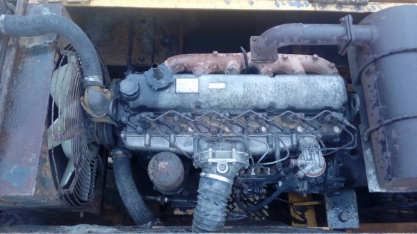 ขายแบคโฮHYUNDAI 210-3 รถทำงานปกติเอกสารซื้อขายราคา 380,000