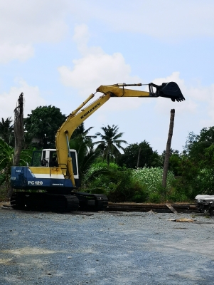 รถขุดแบคโฮโคมัสสึรุ่น 5 สภาพสวยสมบูรณ์ทุกระบบ ไม่มีเล่นทะเบียน แอร์เย็น รถขุดแบคโฮโคมัสสึรุ่น 5 สภาพสวยสมบูรณ์ทุกระบบ ไม่มีเล่นทะเบียน แอร์เย็น