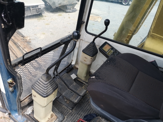 รถขุดแบคโฮโคมัสสึรุ่น 5 สภาพสวยสมบูรณ์ทุกระบบ ไม่มีเล่นทะเบียน แอร์เย็น รถขุดแบคโฮโคมัสสึรุ่น 5 สภาพสวยสมบูรณ์ทุกระบบ ไม่มีเล่นทะเบียน แอร์เย็น