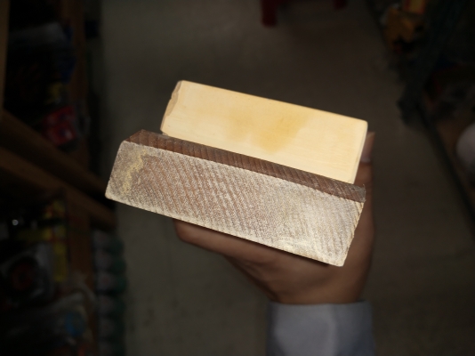 ขายหินลับมีดMADE IN JAPAN. พร้อมฐานไม้รองมือสอง ขายหินลับมีดMADE IN JAPAN. พร้อมฐานไม้รองมือสอง