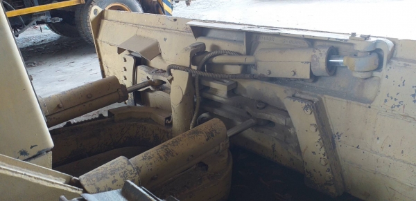 ขาย แทรคเตอร์ CAT  D4H เกียร์ตัด เอกสารเล่มทะเบียน