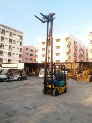 ขายรถยกโฟร์คลิฟท์ยี่ห้อ KOMAT'SU 1.5 ตัน เสายกสูง 5 เมตร