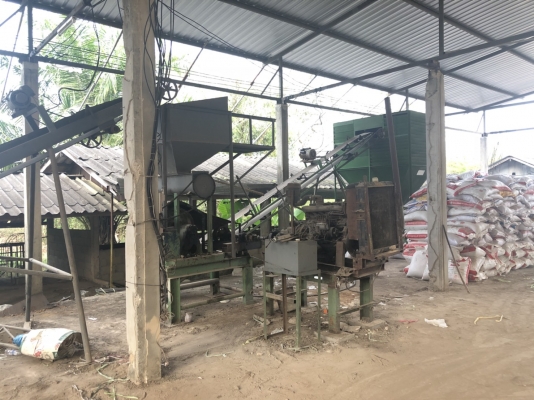 เครื่องผลิตปุ๋ย ประกอบด้วยสายพาน เครื่องตีปุ๋ย เครื่องผสม เครื่องอัดเม็ด( หัวอัดอย่างดีเฉพาะหัวอัดเป็นแสน ) ถังพักปุ๋ย #เน้นติดต่อช่วงบ่าย#