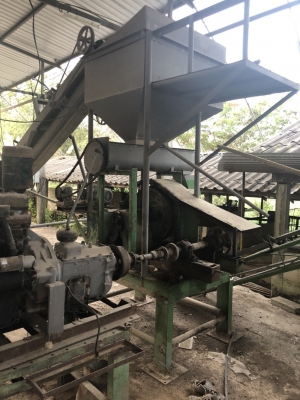 เครื่องผลิตปุ๋ย ประกอบด้วยสายพาน เครื่องตีปุ๋ย เครื่องผสม เครื่องอัดเม็ด( หัวอัดอย่างดีเฉพาะหัวอัดเป็นแสน ) ถังพักปุ๋ย #เน้นติดต่อช่วงบ่าย#