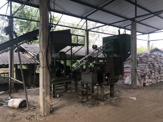เครื่องผลิตปุ๋ย ประกอบด้วยสายพาน เครื่องตีปุ๋ย เครื่องผสม เครื่องอัดเม็ด( หัวอัดอย่างดีเฉพาะหัวอัดเป็นแสน ) ถังพักปุ๋ย #เน้นติดต่อช่วงบ่าย#