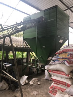 เครื่องผลิตปุ๋ย ประกอบด้วยสายพาน เครื่องตีปุ๋ย เครื่องผสม เครื่องอัดเม็ด( หัวอัดอย่างดีเฉพาะหัวอัดเป็นแสน ) ถังพักปุ๋ย #เน้นติดต่อช่วงบ่าย#
