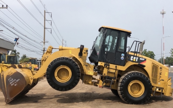 ขายรถตักล้อยาง CAT 962H นำเข้าเองจากญี่ปุ่น สภาพสวยพร้อมใช้ มีVDOการทำงานครับ ขายรถตักล้อยาง CAT 962H นำเข้าเองจากญี่ปุ่น สภาพสวยพร้อมใช้ มีVDOการทำงานครับ