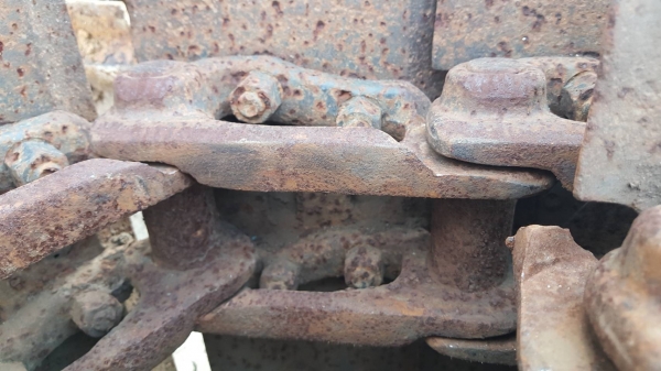 ขายโซ่เหล็ก/แทรคเหล็กก๊อบยาง สำหรับใส่รถขุดขนาด PC40 - PC55 จำนวน 38 ข้อ หน้าแทรคขนาด 40 ซม. กึ่งกลางสลัก-สลัก 13.5 ซม.สินค้าเดิมๆเก่านอก ยังไม่เคยใช้งานในเมืองไทย: ขายโซ่เหล็ก/แทรคเหล็กก๊อบยาง สำหรับใส่รถขุดขนาด PC40 - PC55 จำนวน 38 ข้อ หน้าแทรคขนาด 40 ซม. กึ่งกลางสลัก-สลัก 13.5 ซม.สินค้าเดิมๆเก่านอก ยังไม่เคยใช้งานในเมืองไทย: