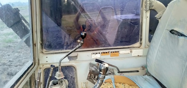 รถแบคโฮ pc60-5 พร้อมเทรลเลอร์ อีซูซุ หัวยาว ราคา 333,000.- บาท