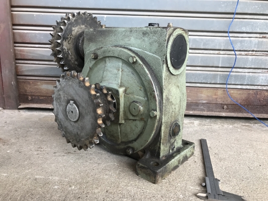 ขายหัวเกียร์ทดรอบ AOKI Wormgear LB5 เบอร์ 100 อัตราทด 1:60 made in Japan สภาพสวยเดิมๆ หมุนนิ่มแรงบิดเยอะ พร้อมใช้งาน