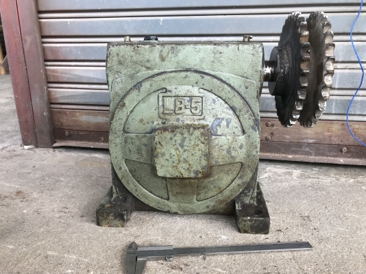 ขายหัวเกียร์ทดรอบ AOKI Wormgear LB5 เบอร์ 100 อัตราทด 1:60 made in Japan สภาพสวยเดิมๆ หมุนนิ่มแรงบิดเยอะ พร้อมใช้งาน