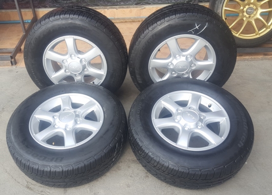 ขายล้อISUZUขอบ15 ยาง215/70/15 ปี 17  4 ล้อ