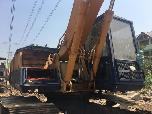 ขายรถแบคโฮ PC 200-3 มือสอง สภาพดี ขายรถแบคโฮ PC 200-3 มือสอง สภาพดี