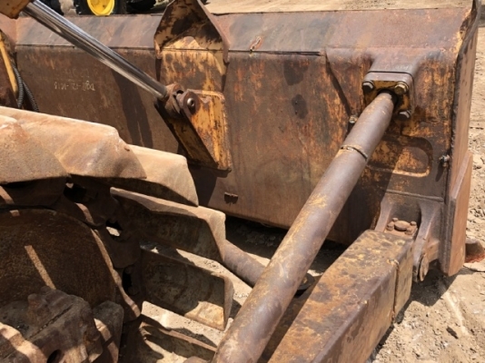 ขายรถดันดิน KOMATSU D80P-12 (D8) นำเข้าเองจากญี่ปุ่น สภาพสวยพร้อมใช้ มีVDOการทำงานครับ