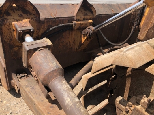 ขายรถดันดิน KOMATSU D80P-12 (D8) นำเข้าเองจากญี่ปุ่น สภาพสวยพร้อมใช้ มีVDOการทำงานครับ