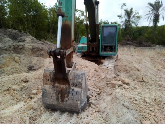 ขายแบคโฮKOMATSU PC200-5 คอลโทนยาวเอกสารซื้ิอขายราคา 300,000 ขายแบคโฮKOMATSU PC200-5 คอลโทนยาวเอกสารซื้ิอขายราคา 300,000