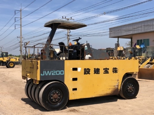 ขายรถบด 9 ล้อ KOMATSU JW200 นำเข้าเองจากญี่ปุ่น สภาพสวยพร้อมใช้ มีVDOการทำงานครับ
