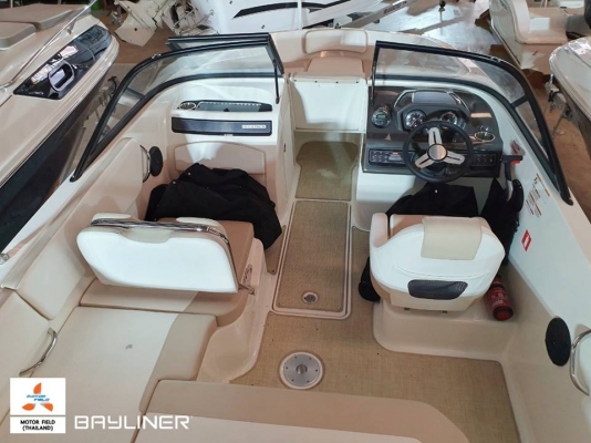 New Boat 2018/2019 VR5 Bowrider ราคาลดกว่า 300,000 บาทเหลือเพียง 1.6 ล้านบาทเท่านั้น