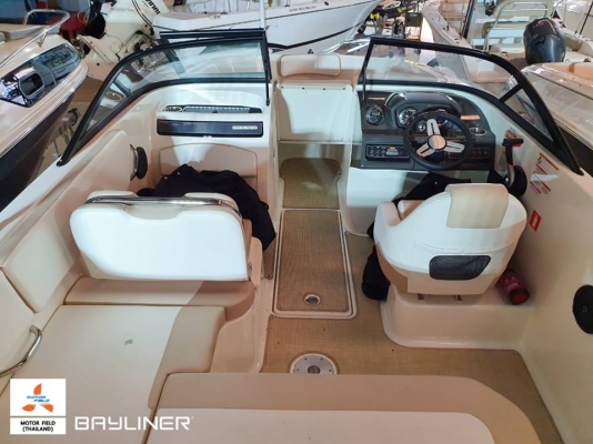 New Boat 2018/2019 VR5 Bowrider ราคาลดกว่า 300,000 บาทเหลือเพียง 1.6 ล้านบาทเท่านั้น