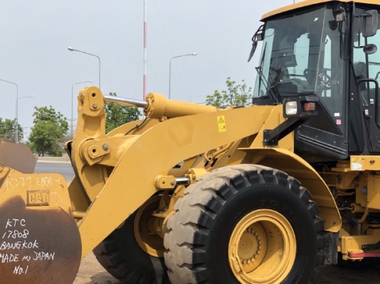 ขายรถตักล้อยาง CAT 962H นำเข้าเองจากญี่ปุ่น สภาพสวยพร้อมใช้ มีVDOการทำงานครับ ขายรถตักล้อยาง CAT 962H นำเข้าเองจากญี่ปุ่น สภาพสวยพร้อมใช้ มีVDOการทำงานครับ